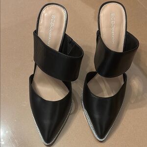 BCBGENERATION
Helena Point-Toe Leather Pumps with Silver Accents SZ 8.5